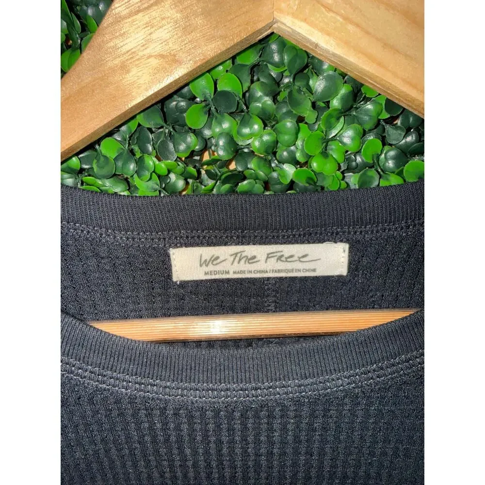 We The Free, Thermal Sweater, Black Nikki Knit Thumb Hole Top, Size M - Picture 3 of 5